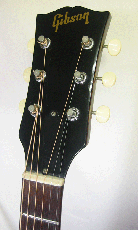 Gibson J-45TBS / Tobacco Sunburst・Large Pick guard・Pick guard Logo・Jacaranda Fingerboard・ 2-Ring Rosette・Adjustable Saddle 【With Chipboard Case】　1968年製_3