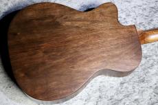 Martin 【動画】000C Jr E Walnut Burst #3043371 【ジュニアシリーズ新製品】【現物写真】【池袋店在庫品】_11