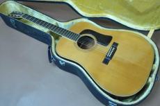 Yamaki Y-40D / Hand Craft Series・Solid Spruce Top・Solid Mahogany Side and Back・Original Peg・Triangle Wood Inlay・Rosewood Fingerboard and Bridge・Tortoise Color Pick guard【With Hard Case】1970年代製　