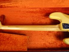 Fender 1976 Jazz Bass Blonde_10