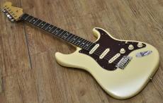 Fender American Elite Stratocaster_2