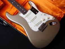 Fender American Vintage II 1965 Stratocaster Shoreline Gold_3