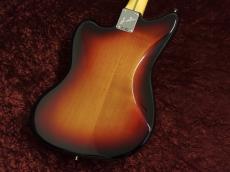 Fender American Professional Classic Jazzmaster RW 3-Color Sunburst_4