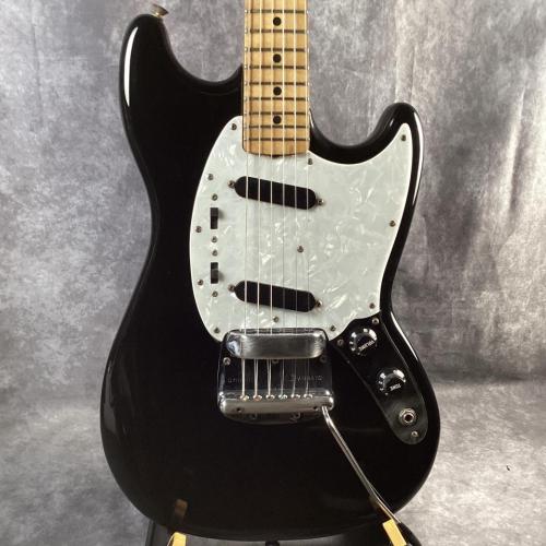 Fender MUSTANG