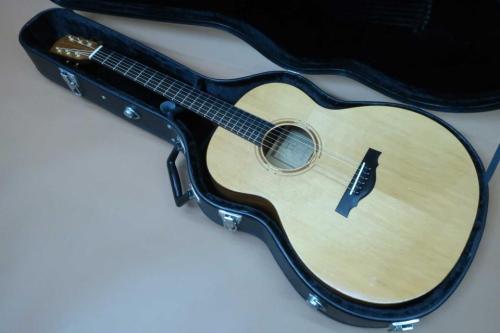 TODA Guitars (戸田 真次)A-1 STD / Solid Cedar Top・Solid Mahogany・Original Peg・Ebony Fingerboard and Bridge・Wood binding・Clear Pick guard 【With Hard Case 】2001年製