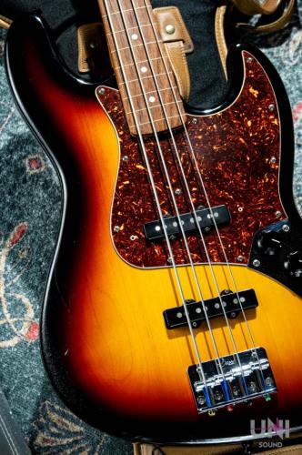 Moon JB-4 Active Fretless / 1995