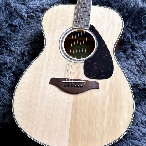 YAMAHA FS820 NT (Natural)  【定番ビギナー向けアコギ】【通販限定 クリップチューナー/ピック サービス!】