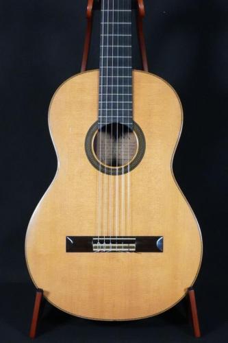 IGPレオナ トーレス　中出輝明作　松/ハカランダ単板