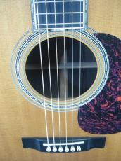 Martin D-45 Standard / Vertical Logo・Top and Side and Back Abalone Trim・Abalone Rosette・Ebony Fingerboard and Bridge・Solid Spruce Top・Solid Rosewood Side and Back 【With Original Hard Case】   2007年製_7