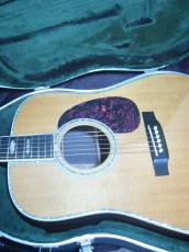 Martin D-45 Standard / Vertical Logo・Top and Side and Back Abalone Trim・Abalone Rosette・Ebony Fingerboard and Bridge・Solid Spruce Top・Solid Rosewood Side and Back 【With Original Hard Case】   2007年製_8
