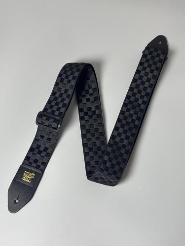 ERNIE BALL CLASSIC JACQUARD GUITAR STRAP/BASS STRAP - BLACK CHECKERS