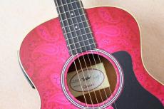 Taylor 【目立つ一本が欲しい方に!!】GS Mini-e Fuchsia Pink Paisley 【限定モデル】_4