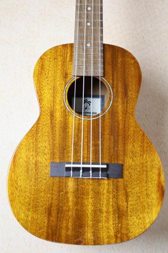 ILIKAI 【テナー・ハワイアンコア単板】TEN-4KGG 【初心者セット付属(チューナー&教本)・送料当社負担】