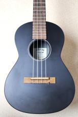 Martin 0X Black Tenor Uke #11290【Martinチューナ-&クロス、教本付き・送料当社負担】