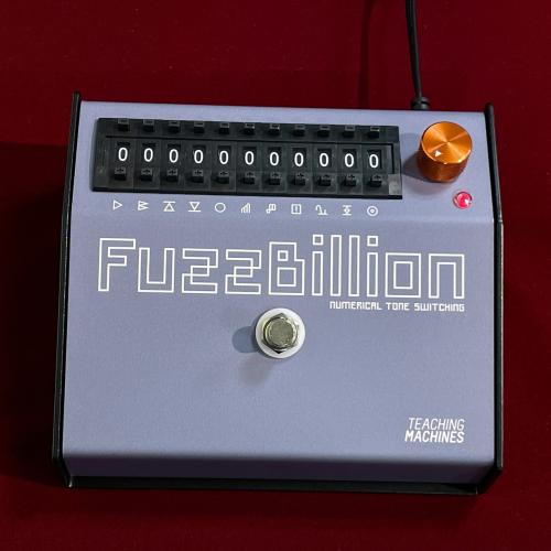 TEACHING MACHINES FuzzBillion 【10億通りの話題のファズ】【関西では当店取り扱い】