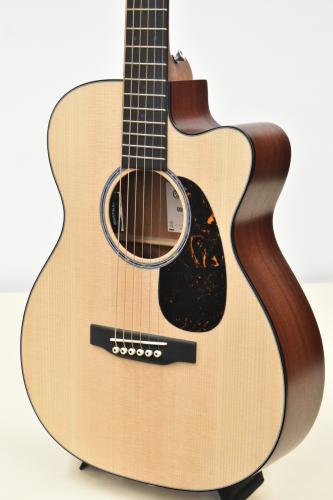 Martin 【クロサワ横浜店】000CJRE #3041579 【スプルース×サペリ/総単板】【エレアコ】