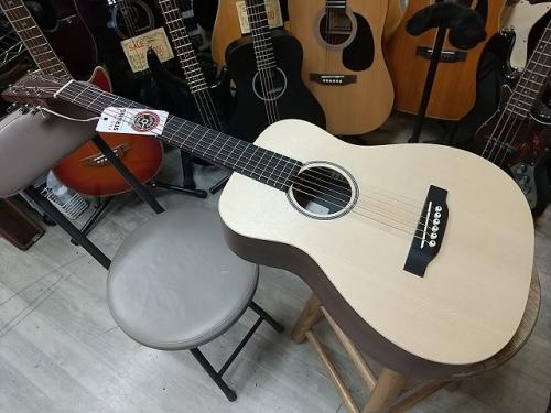 Martin 　LX-1 アンプに繋げる　リトルマーチン　【　ミニマーチンギター　 LXM トップ単板バージョン　LX1　Mini Guitar Little Martin　】
