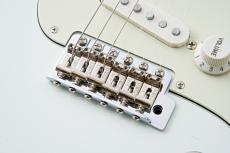 Fender Made in Japan Traditional 60s Stratocaster Olympic White【3.34kg】【JD26007645】_3