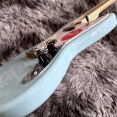 Squier Sonic Mustang, Maple Fingerboard, White Pickguard, Daphne Blue【2026年NEWモデル】_9
