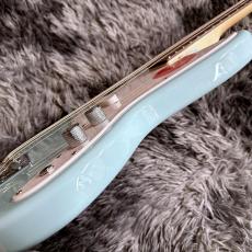 Squier Sonic Bronco Bass, Laurel Fingerboard, White Pickguard, Daphne Blue【2026年NEWカラー】_9