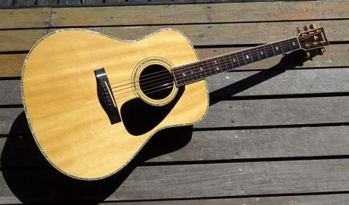 YAMAHA LL-25J