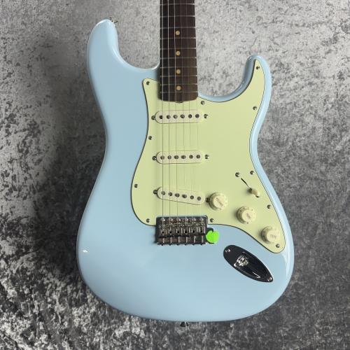 Fender Vintera III Early ‘60s Stratocaster -Sonic Blue- #MX25140036【3.47kg】