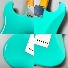 Fender Vintera III Early '60s Stratocaster, Rosewood Fingerboard, Seafoam Green_8
