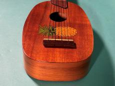 Kamaka PINEAPPLE GOLD LABEL _11