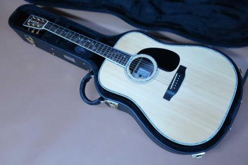Morris TF-79KTL / Limited Model・Solid Spruce Top・Solid Rosewood Side and Back・Vertical Logo・Tree of Life Inlay・Body Top and Back Abalone Trim・Striped Ebony Fingerboard and Bridge・Original Black Pick guard【Wi