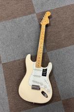 Fender Vintera III Late '60s Stratocaster®, Maple Fingerboard, Olympic White