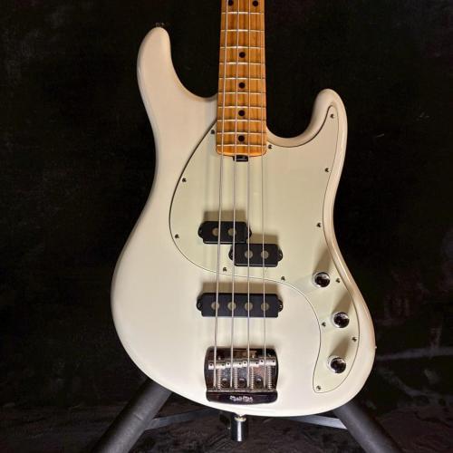 MUSIC MAN Caprice Ivory White 【3.81㎏】