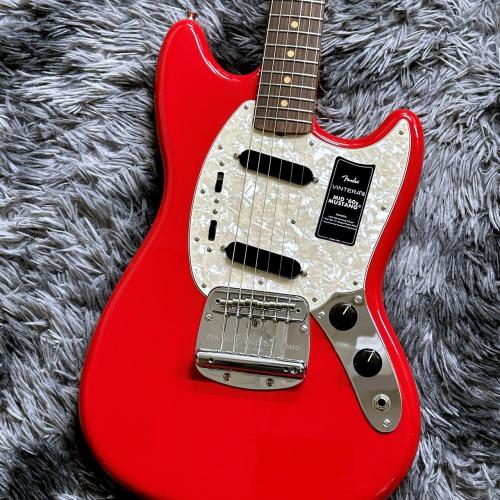 Fender Vintera III Mid '60s Mustang,Rosewood Fingerboard, Dakota Red