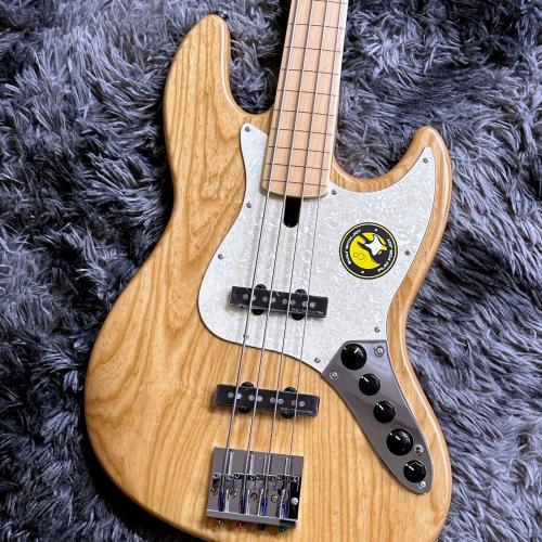 Sire Marcus Miller V7 Ash Reissue FL 4-String NT.S (Natural Satin)【展示チョイキズ特価】【フレットレス】