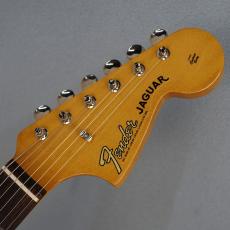 Fender Vintera III Mid '60s Jaguar 3-Color Sunburst_3