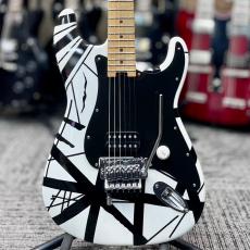 EVH Striped Series -White with Black Stripes- 2013年製