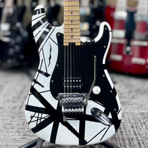 EVH Striped Series -White with Black Stripes- 2013年製