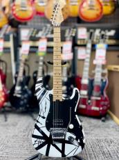 EVH Striped Series -White with Black Stripes- 2013年製_2