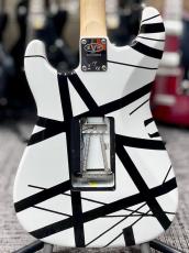 EVH Striped Series -White with Black Stripes- 2013年製_3
