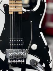 EVH Striped Series -White with Black Stripes- 2013年製_7