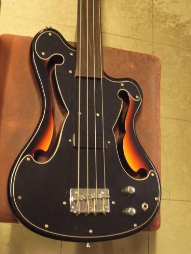 EASTWOOD GUITARS EUB-1