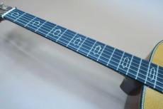 Martin CEO-1  "CEO"s Choice Limited to 128 / Solid Spruce Top・Solid Mahogany Side and Back・Outline Hexagon Inlay・Abalone Rosette・Herringbone Trim・Ebony Fingerboard・Mahogany 1P Neck【With Hard Case】1997年製_8