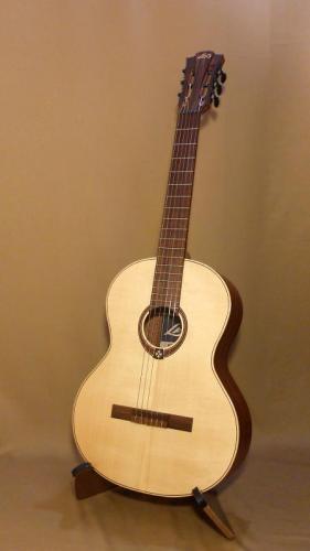 LAG Guitars OC70