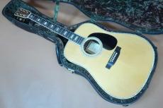 Martin D-45 JP CTM / Japan Custom・Engelmann Spruce Top・Rosewood Side and Back・Vertical Logo・D-45 Style Abalone Trim and Hexagons Inlay・・Mahogany 1P-Neck・Ebony Fingerboard and Bridge・Black Pick guard【With Ori