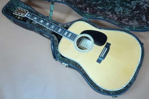 Martin D-45 JP CTM / Japan Custom・Engelmann Spruce Top・Rosewood Side and Back・Vertical Logo・D-45 Style Abalone Trim and Hexagons Inlay・・Mahogany 1P-Neck・Ebony Fingerboard and Bridge・Black Pick guard【With Ori