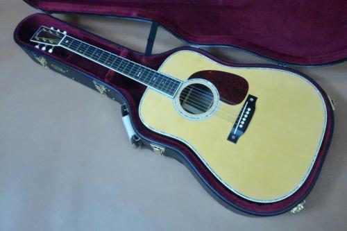 Headway HD-045 Custom / Solid Spruce Top・Solid Rosewood Side and Back・Pre-war Style Abalone Trim and Rosetta and Bride Inlay・Ebony Fingerboard and Bridge・Long Saddle・Snowflakes Inlay・Tortoise Color pick guard