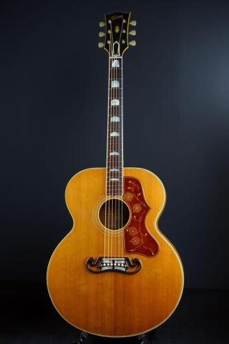 Gibson J-200