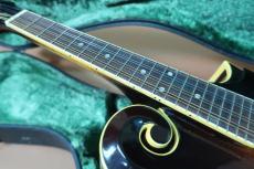 Kasuga F-6 Flat Mandolin / Lily  Head Inlay・ Solid Spruce Top・Maple Side and Back・Maple Neck・Rosewood Fingerboard・Neck Width 28mm/355mm Scale【With Original  Hard Case】 1977年頃製_8