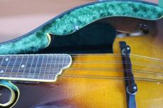 Kasuga F-6 Flat Mandolin / Lily  Head Inlay・ Solid Spruce Top・Maple Side and Back・Maple Neck・Rosewood Fingerboard・Neck Width 28mm/355mm Scale【With Original  Hard Case】 1977年頃製_11
