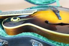 Kasuga F-6 Flat Mandolin / Lily  Head Inlay・ Solid Spruce Top・Maple Side and Back・Maple Neck・Rosewood Fingerboard・Neck Width 28mm/355mm Scale【With Original  Hard Case】 1977年頃製_12