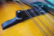Kasuga F-6 Flat Mandolin / Lily  Head Inlay・ Solid Spruce Top・Maple Side and Back・Maple Neck・Rosewood Fingerboard・Neck Width 28mm/355mm Scale【With Original  Hard Case】 1977年頃製_13
